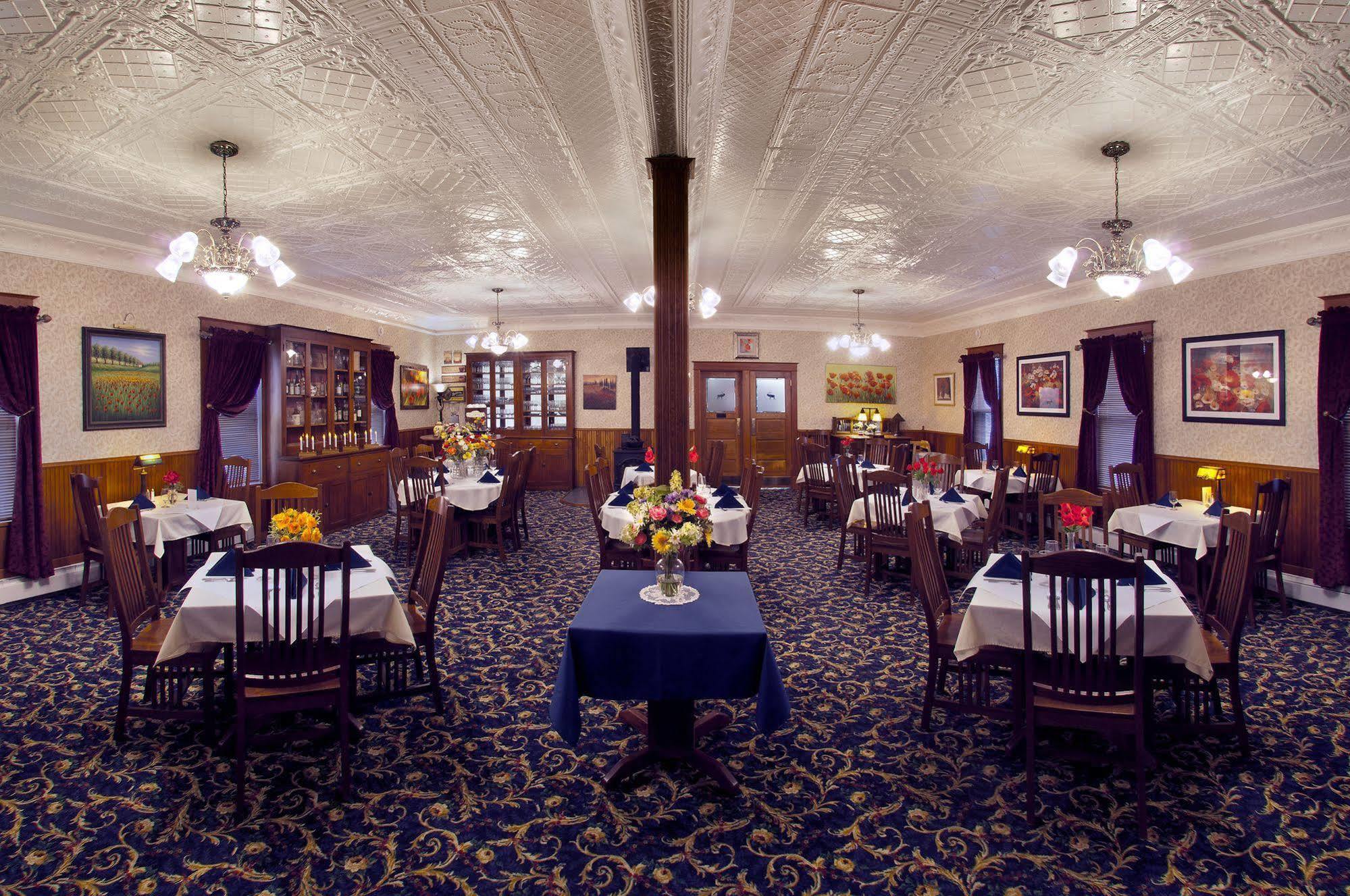 The Historic Elk Mountain Hotel Exterior photo